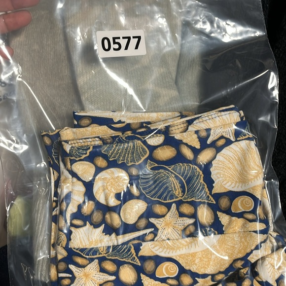 Lularoe seashells theme leggings - Picture 3 of 3